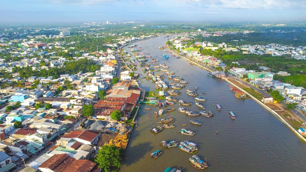 Du lịch Cần Thơ là trải nghiệm khó quên về miền Tây sông nước với nét văn hóa dân dã, ẩm thực phong phú và những con người chân chất, mến khách